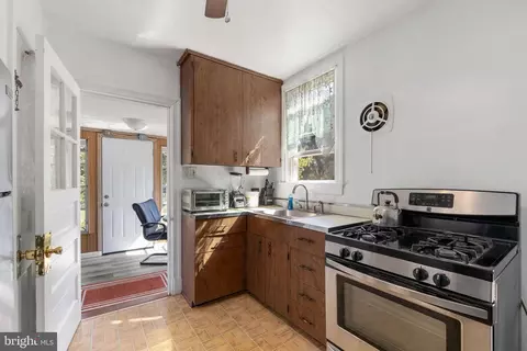 9022 2nd St, Lanham, MD 20706 photo 11