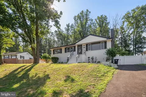 5813 Maple Ter, Laurel, MD 20707