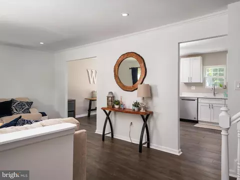 Entry Way - 14917 Nighthawk Ln, Bowie, MD 20716 photo 2 of 4