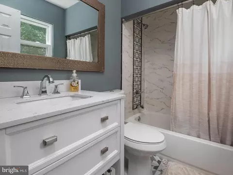 Bath - 14917 Nighthawk Ln, Bowie, MD 20716 photo 1 of 3