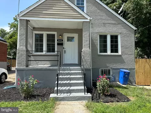 905 Larchmont Ave, Capitol Heights, MD 20743