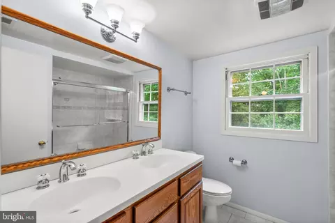 12203 Valerie Ln, Laurel, MD 20708 photo 40