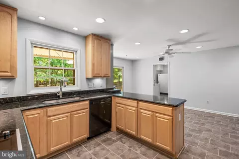 12203 Valerie Ln, Laurel, MD 20708 photo 13