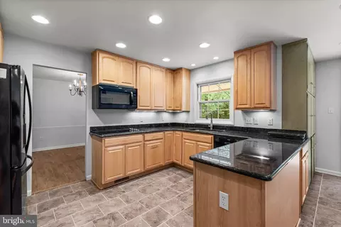 12203 Valerie Ln, Laurel, MD 20708 photo 16