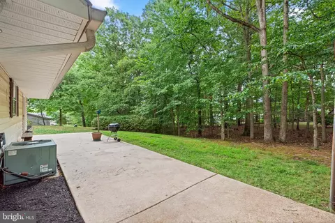 12203 Valerie Ln, Laurel, MD 20708 photo 46