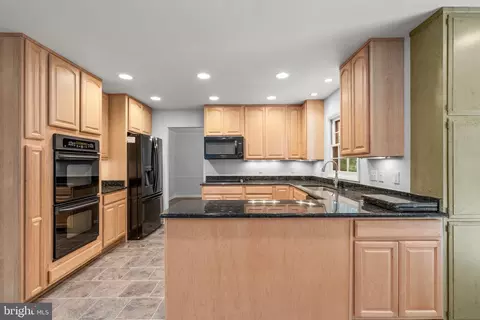 12203 Valerie Ln, Laurel, MD 20708 photo 17