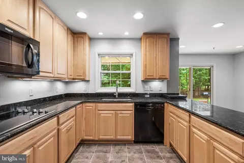 12203 Valerie Ln, Laurel, MD 20708 photo 14
