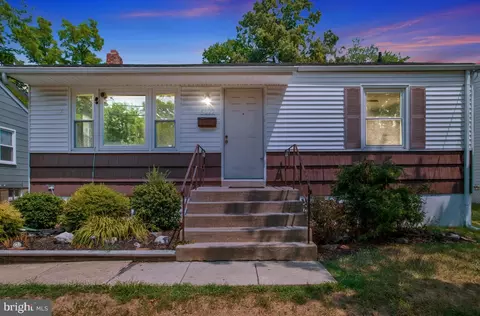 5022 Iroquois St, College Park, MD 20740