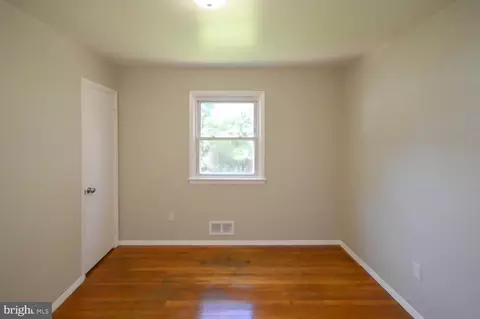 7207 Oliver St, Lanham, MD 20706 photo 8