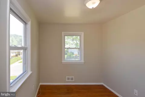 7207 Oliver St, Lanham, MD 20706 photo 10