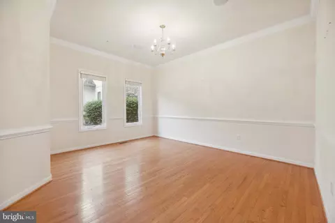 Living - 3120 Courtside Rd, Bowie, MD 20721 photo 7 of 10