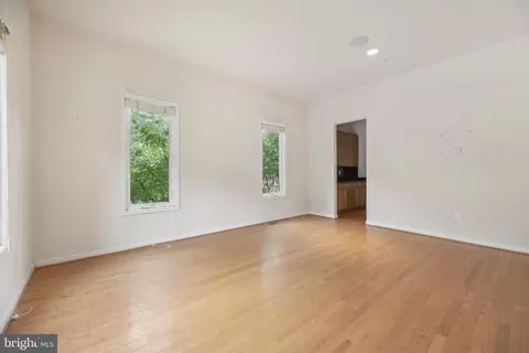 Living - 3120 Courtside Rd, Bowie, MD 20721 photo 2 of 10