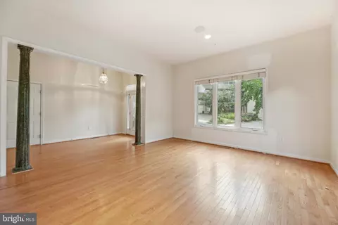 Living - 3120 Courtside Rd, Bowie, MD 20721 photo 8 of 10