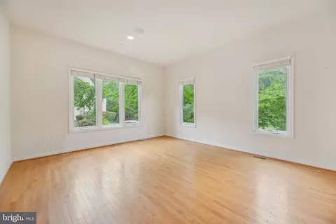 Living - 3120 Courtside Rd, Bowie, MD 20721 photo 1 of 10