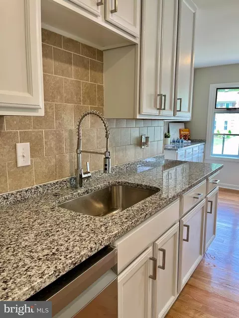 8705 Nightingale Dr, Lanham, MD 20706 photo 7