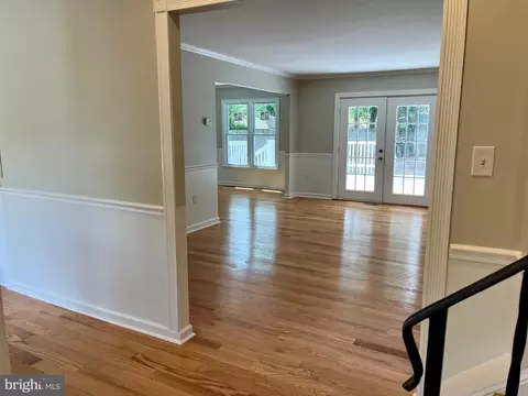 8705 Nightingale Dr, Lanham, MD 20706 photo 3