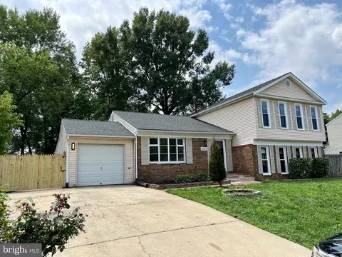 8705 Nightingale Dr, Lanham, MD 20706