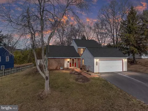 15587 Peach Walker Dr, Bowie, MD 20716