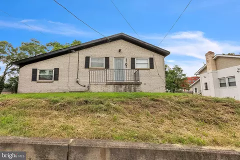 1107 Booth Ln, Capitol Heights, MD 20743
