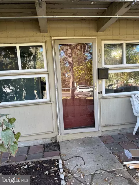 7402 18th #4, Hyattsville, MD 20783