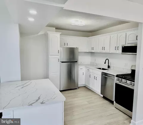 1836 Metzerott Rd #1722, Adelphi, MD 20783