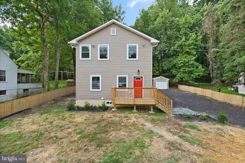 6415 Woodland Rd, Morningside, MD 20746