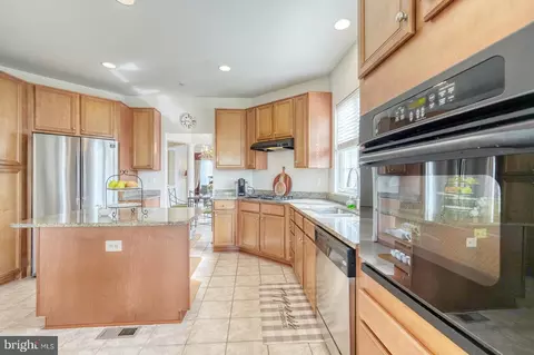 7405 Shadow Park Ct, Laurel, MD 20707 photo 14