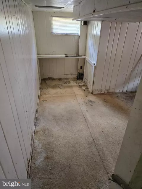 Entry Way - 8329 Navahoe Dr, Silver Spring, MD 20903 photo 4 of 5