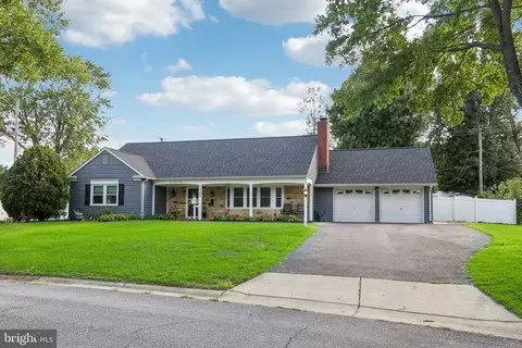 12503 Stem Ln, Bowie, MD 20715 photo 2