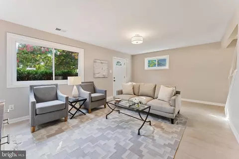 2431 Kent Village Pl, Hyattsville, MD 20785