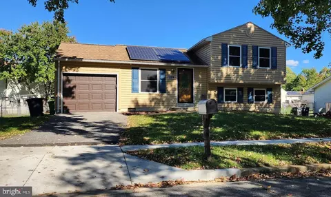 10510 Broadleaf Dr, Marlboro, MD 20774