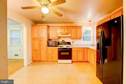 7305 Oliver St, Lanham, MD 20706 photo 9