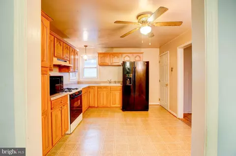 7305 Oliver St, Lanham, MD 20706 photo 8