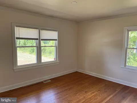 Living - 7504 Contee Rd, Laurel, MD 20707 photo 3 of 3