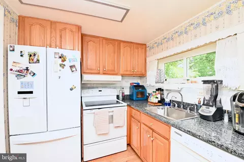 2214 Ritchie Rd, District Heights, MD 20747 photo 12