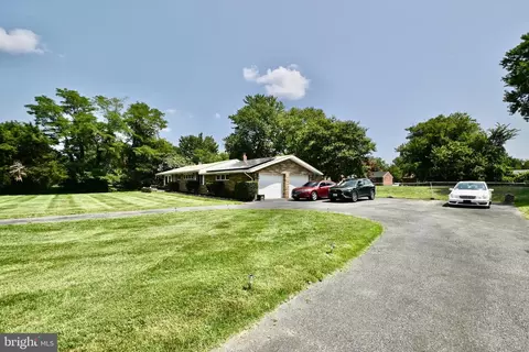 2214 Ritchie Rd, District Heights, MD 20747 photo 3