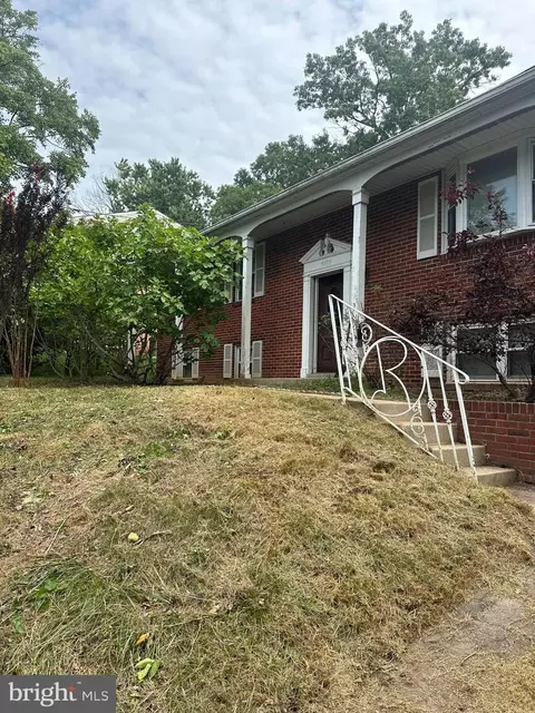 5509 Ruxton Dr, Lanham, MD 20706