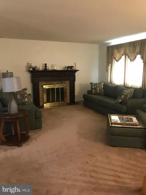 Living - 8700 Craley Ct, Clinton, MD 20735 photo 1 of 1