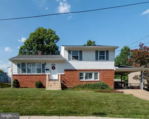 7518 Newberry Ln, Lanham, MD 20706