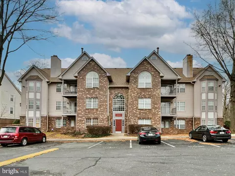 9704 Lake Pointe Ct #204, Marlboro, MD 20774