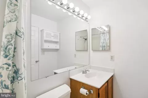 Bath - 9313 Palmer Pl #34, Laurel, MD 20708 photo 1 of 1