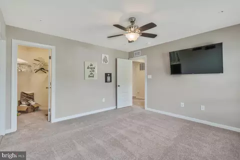 Entry Way - 6403 Oglethorpe Mill Dr, Brandywine, MD 20613 photo 8 of 12