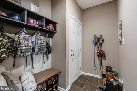 Entry Way - 6403 Oglethorpe Mill Dr, Brandywine, MD 20613 photo 7 of 12