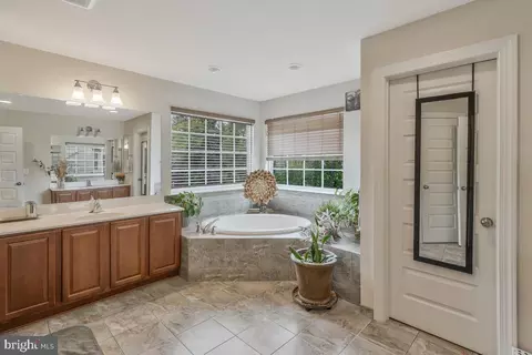 Entry Way - 6403 Oglethorpe Mill Dr, Brandywine, MD 20613 photo 12 of 12