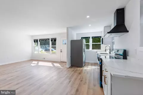2814 Curtis Dr, Temple Hills, MD 20748