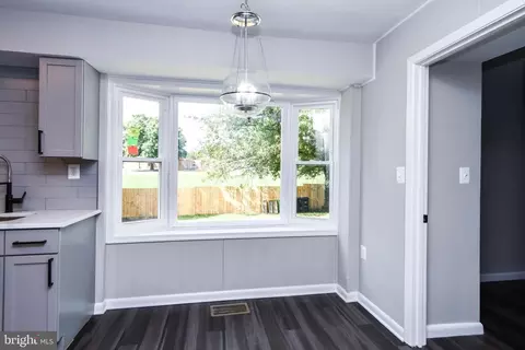 Entry Way - 8405 Red Wing Ln, Lanham, MD 20706 photo 4 of 10