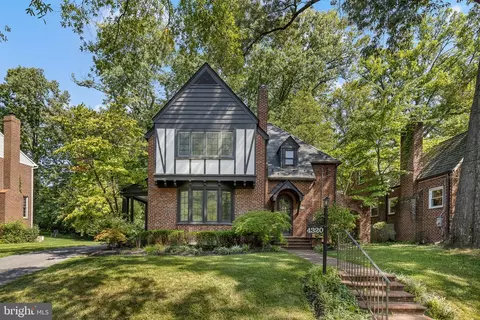 4320 Woodberry St, University Park, MD 20782