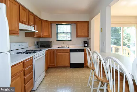 6035 Naval Ave, Lanham, MD 20706 photo 9