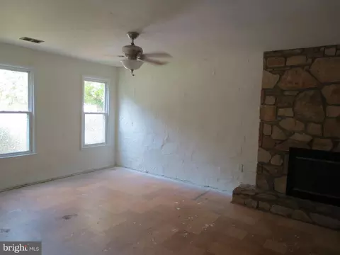 9302 Pine View Ln, Clinton, MD 20735 photo 5