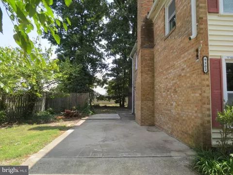 9302 Pine View Ln, Clinton, MD 20735 photo 3